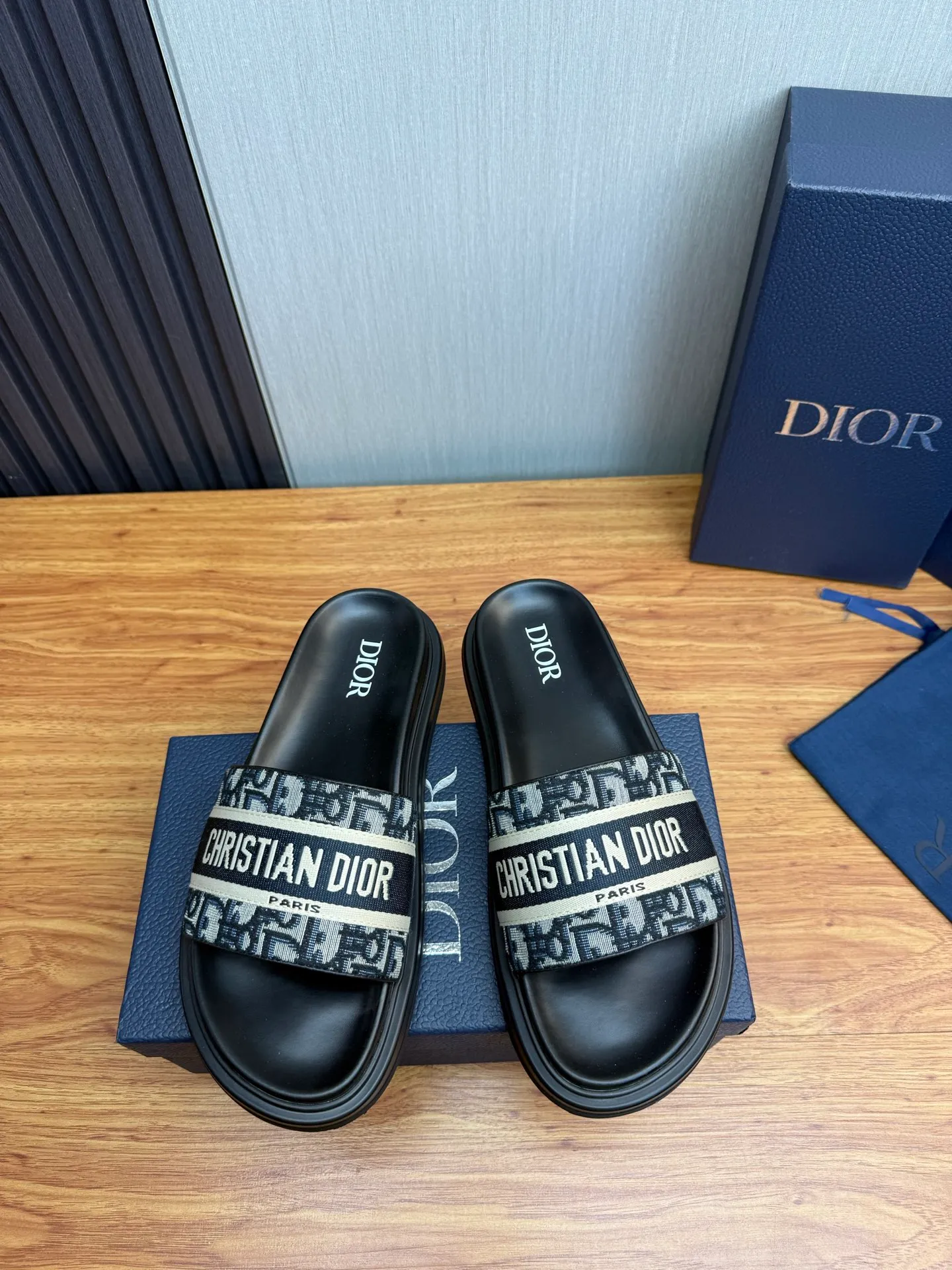 Men's shoes 260💰 Dior. Men's slippers🩴Official website 1:1 production 38-45 size 45 46 🉑️Customized original material shipped✅